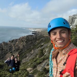 Hiking and climbing adventure near the cliffs of Sintra with happy participants